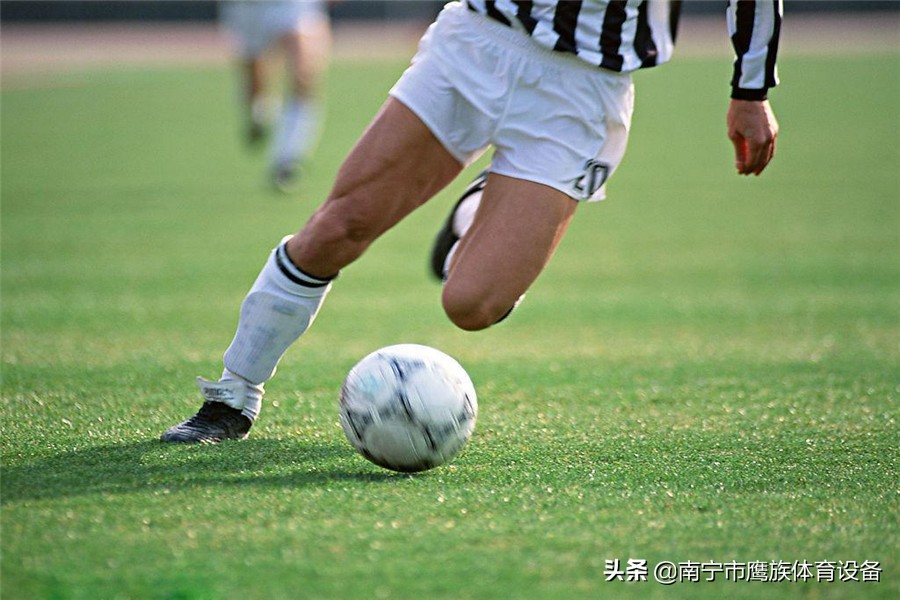 180平建足球草坪大约需要多少钱,五人制足球场人造草坪铺设多少钱