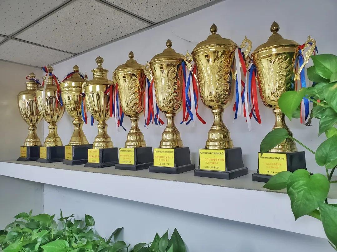 七次“我房他售标杆奖”,第一个百万经纪人诞生门店的成功秘笈