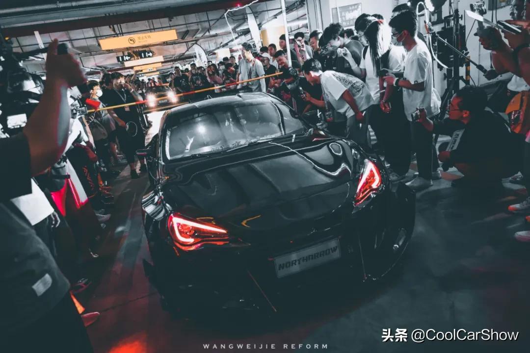 小伙爆改bj80,丰田86手动挡爆改