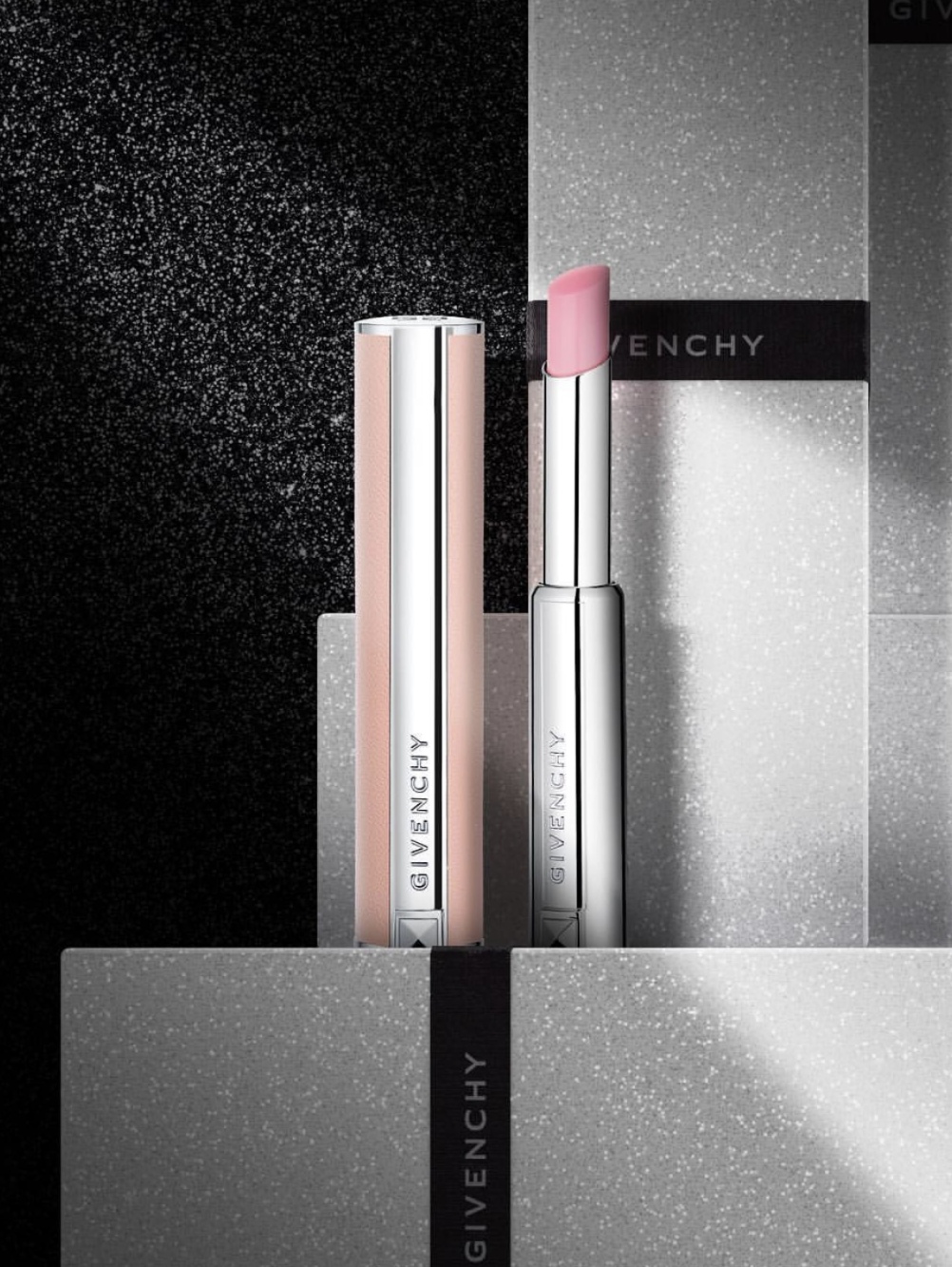 你可以没有爱情但不可以没有面包,可以没有爱情不能没有口红和香水