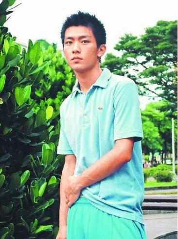 炎亚纶原来是飞轮海的吗,炎亚纶谈与飞轮海关系