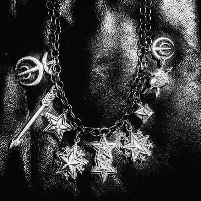 100多块钱的银戒指是真的吗,真的会有人花几千万买一个手表吗