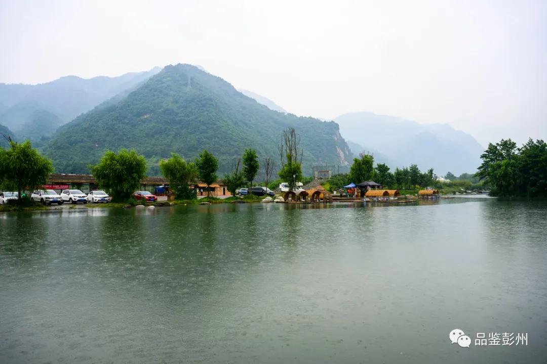 画一幅和足球有关的画简单图片,画一幅和足球相关的画