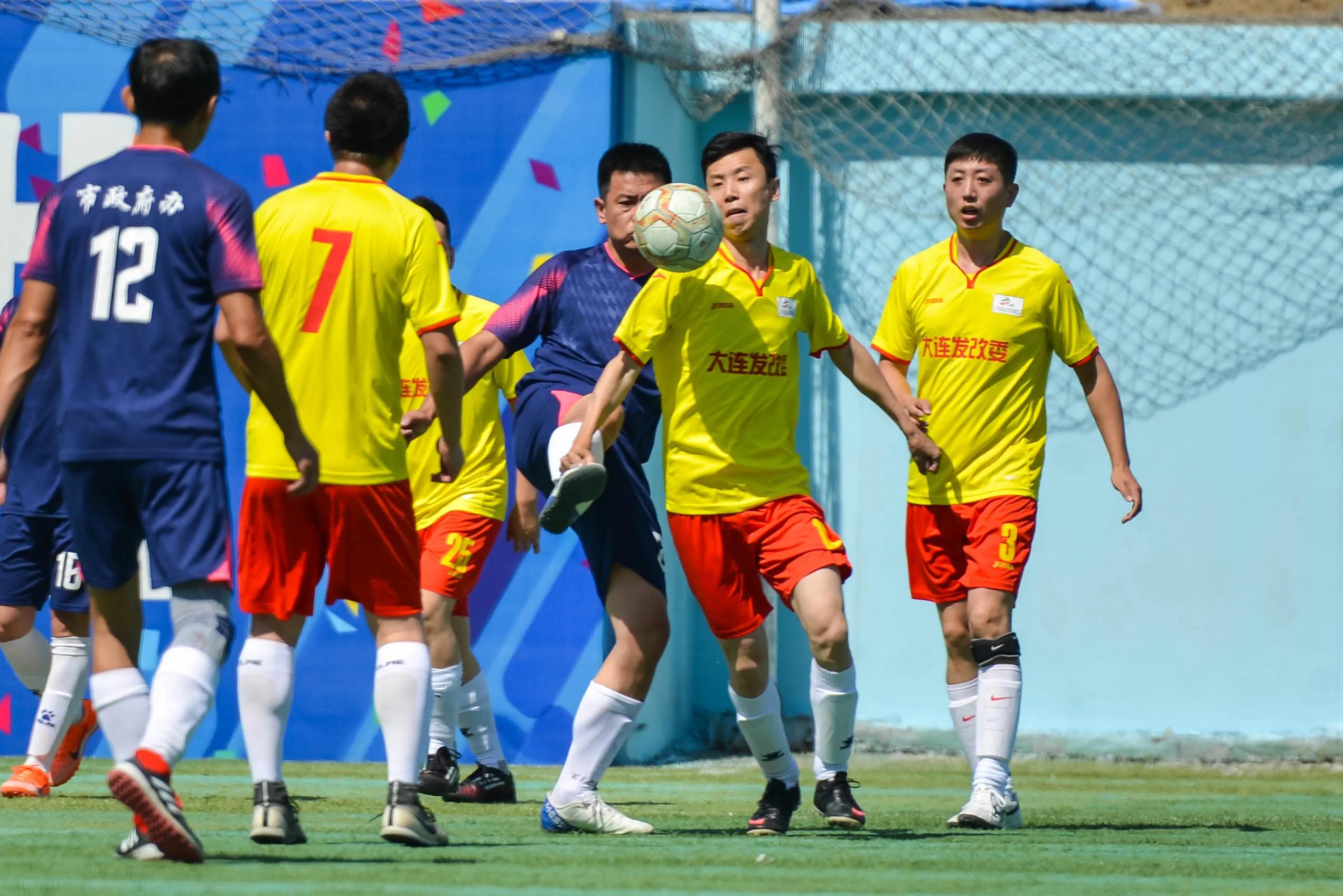 寒冷的冬天足球比赛,大连市长杯足球