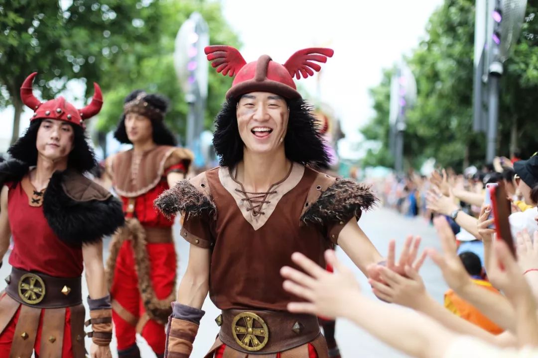 暑假去重庆两个人多少钱,暑假两个人去西藏需要多少钱