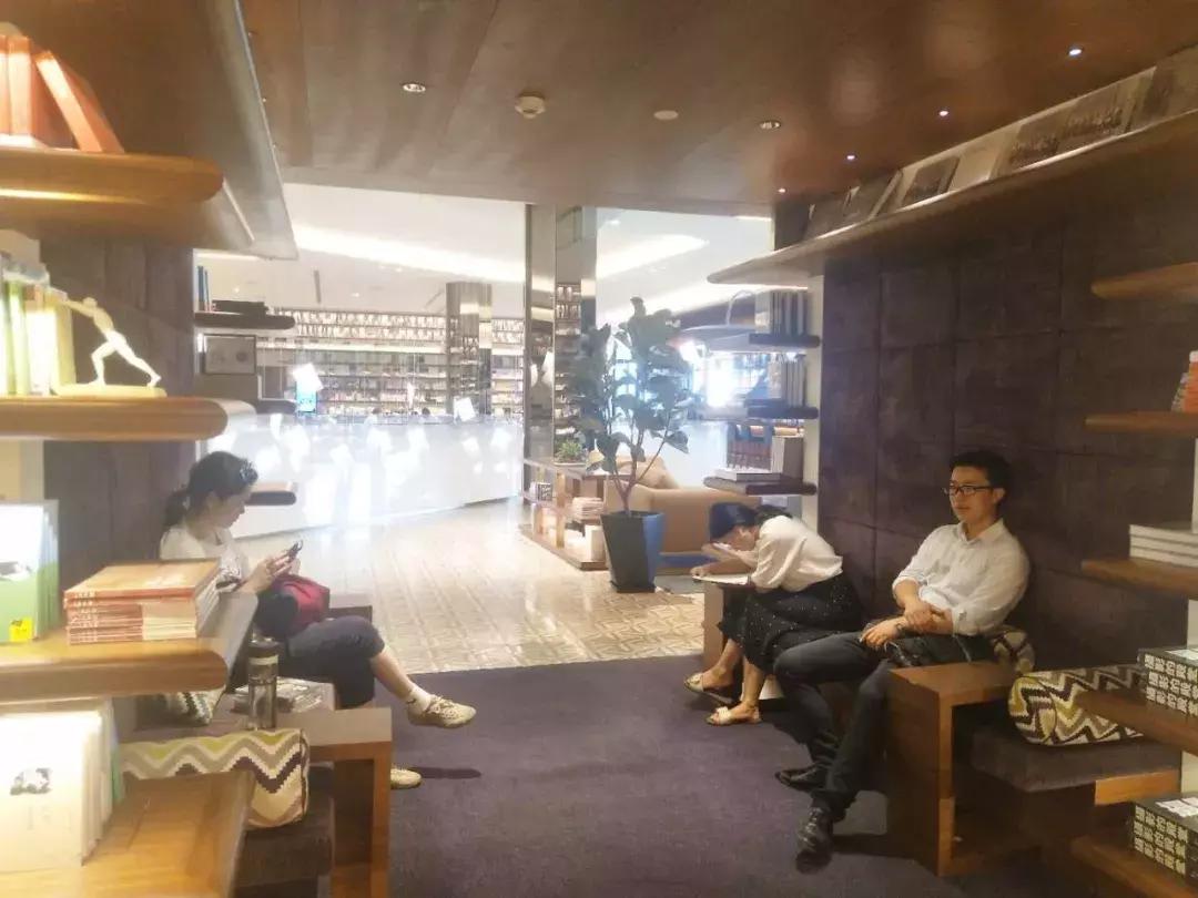 言几又书店西安迈科店,言几又迈科中心旗舰店