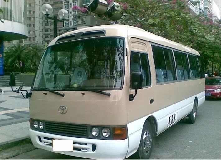 丰田最强的面包车考斯特,丰田考斯特23座中巴车驾驶体验