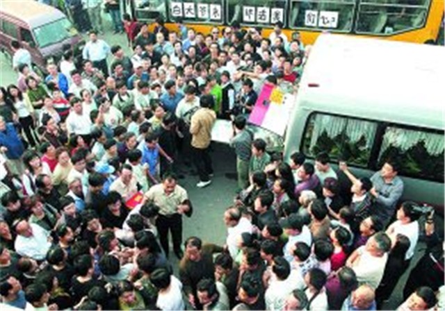 88岁白方礼：我老了，三轮车蹬不动了，这是给孩子们的最后一笔钱