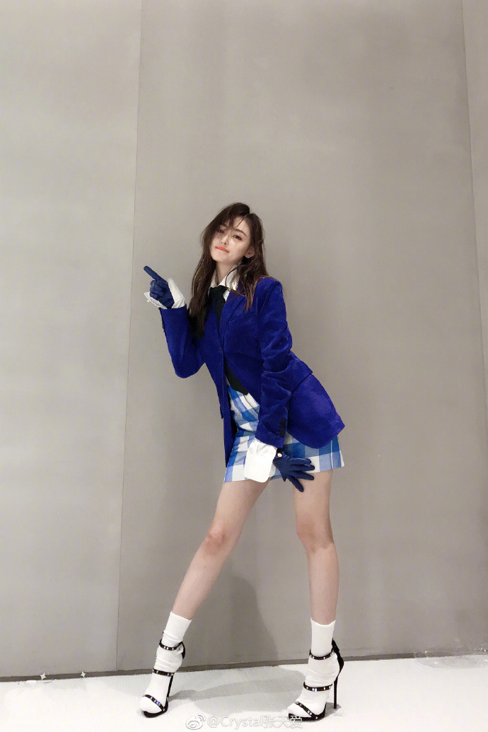 张天爱秀长腿电视剧叫什么,张天爱变身羽族人