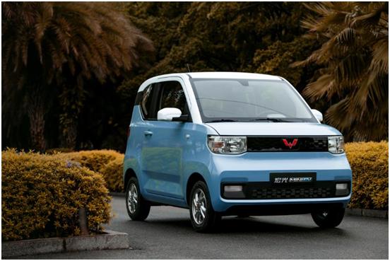 五菱宏光升级马力升到220匹,五菱宏光7座上蓝牌