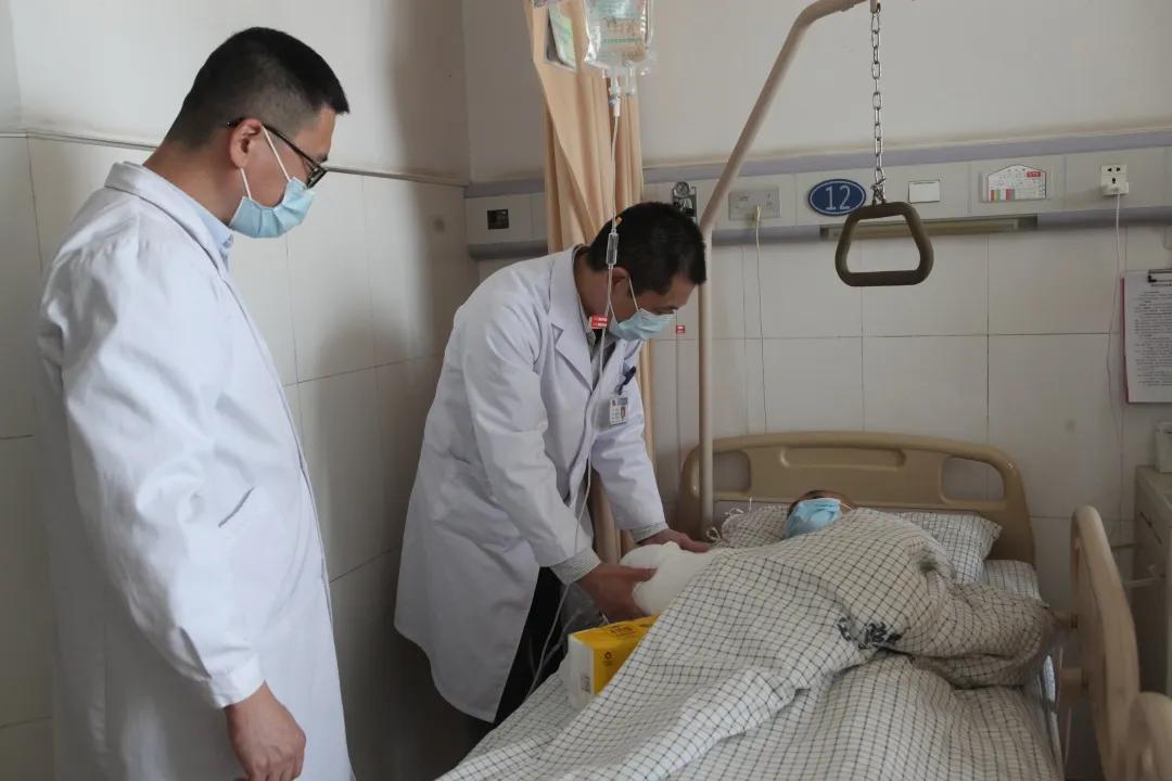 【日照市人民医院】右臂卷入机器被撕裂　6.5小时成功复活