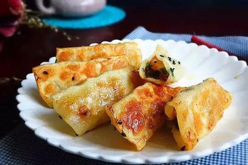 锅贴面糊用淀粉还是面粉,做锅贴怎么调水淀粉