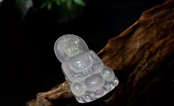 这家在三亚开了八年的玉店身后四代人用执念守护玉石传承之美