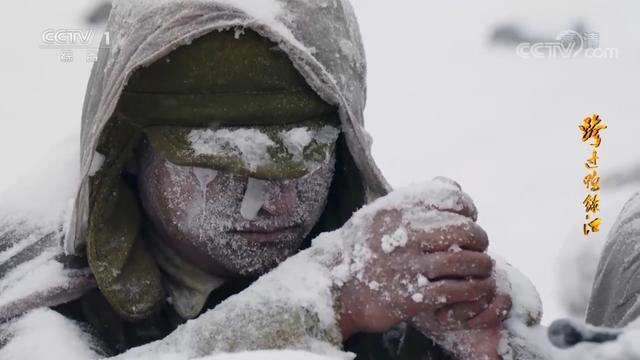 《跨过鸭绿江》受追捧，三大败笔不吐不快