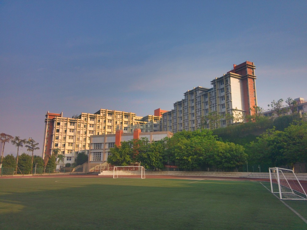 重庆哪所学校环境最好,重庆环境最差的学校