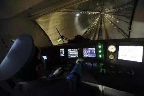 什么是地铁什么是轻轨,什么是地铁什么是高铁