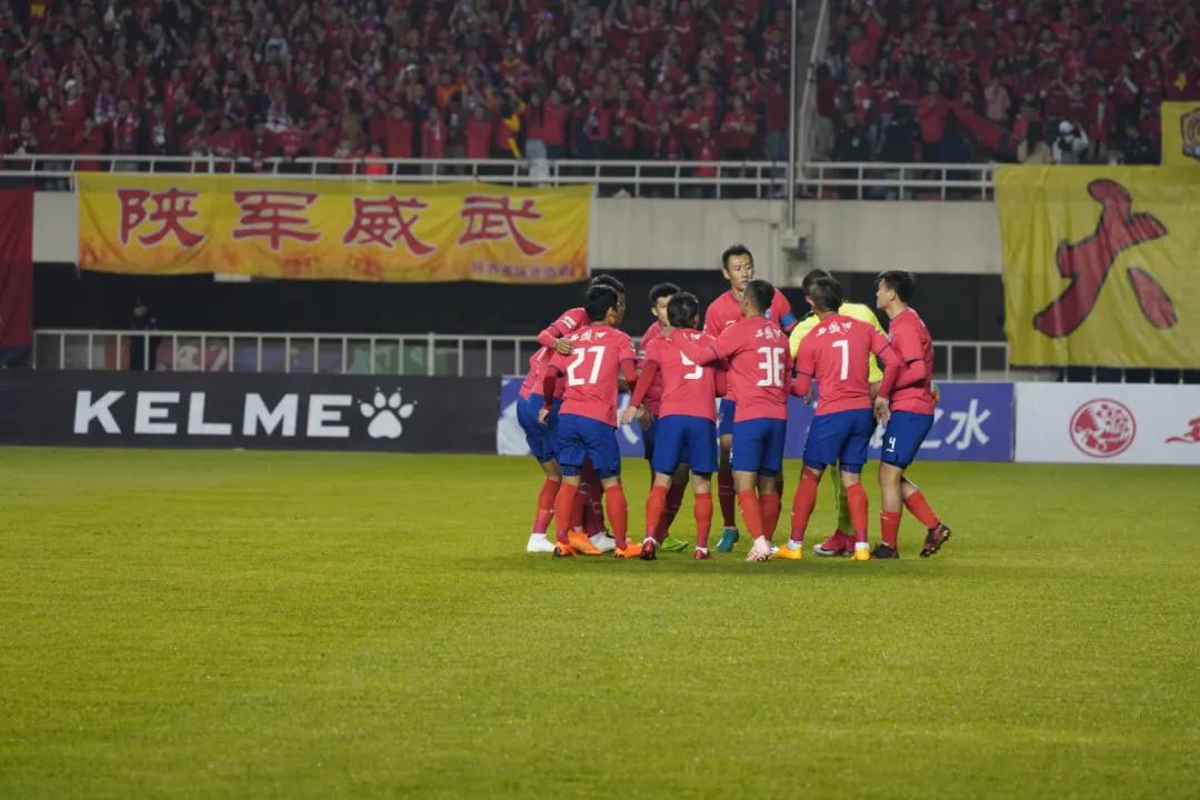缺钱的足球队能延续陕西“金牌球市”的名声吗?