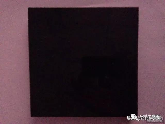 黑色花岗岩辐射大吗,深褐色花岗岩石材