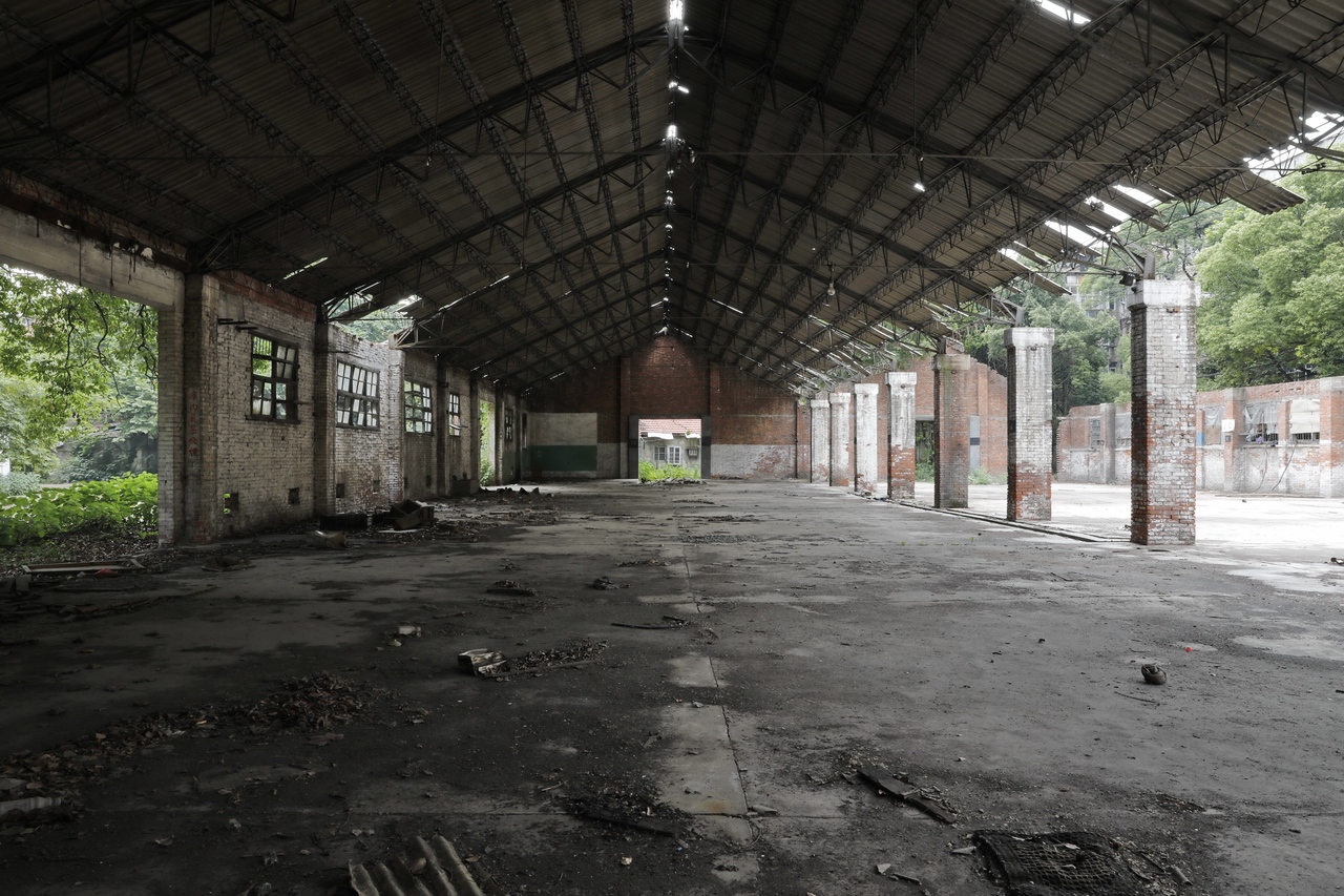 武汉轻型汽车制造厂,武汉特种车制造厂