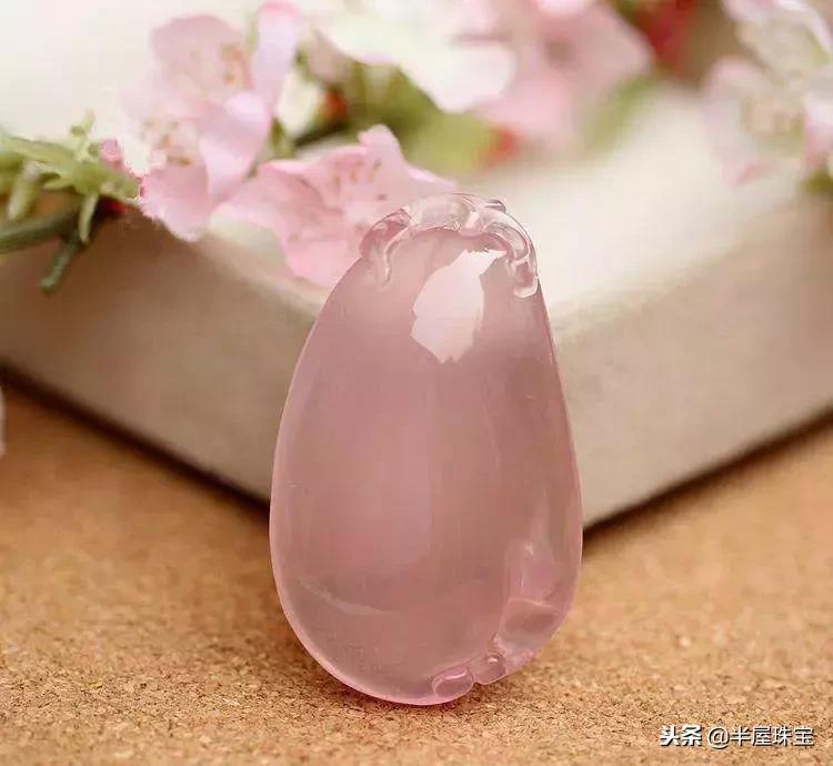 象征浪漫爱情的珠宝名称,粉晶爱情石图片