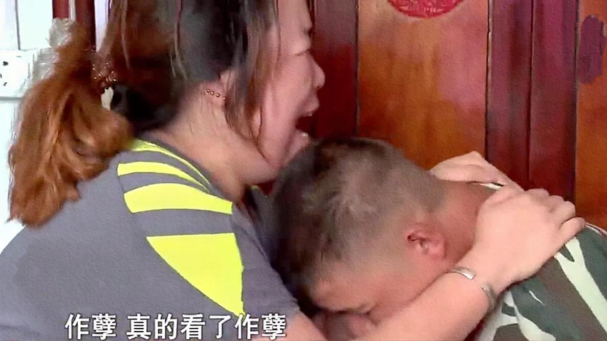 亲情：儿子吃百家饭，呼唤母亲想要一个家，可母亲却视而不见