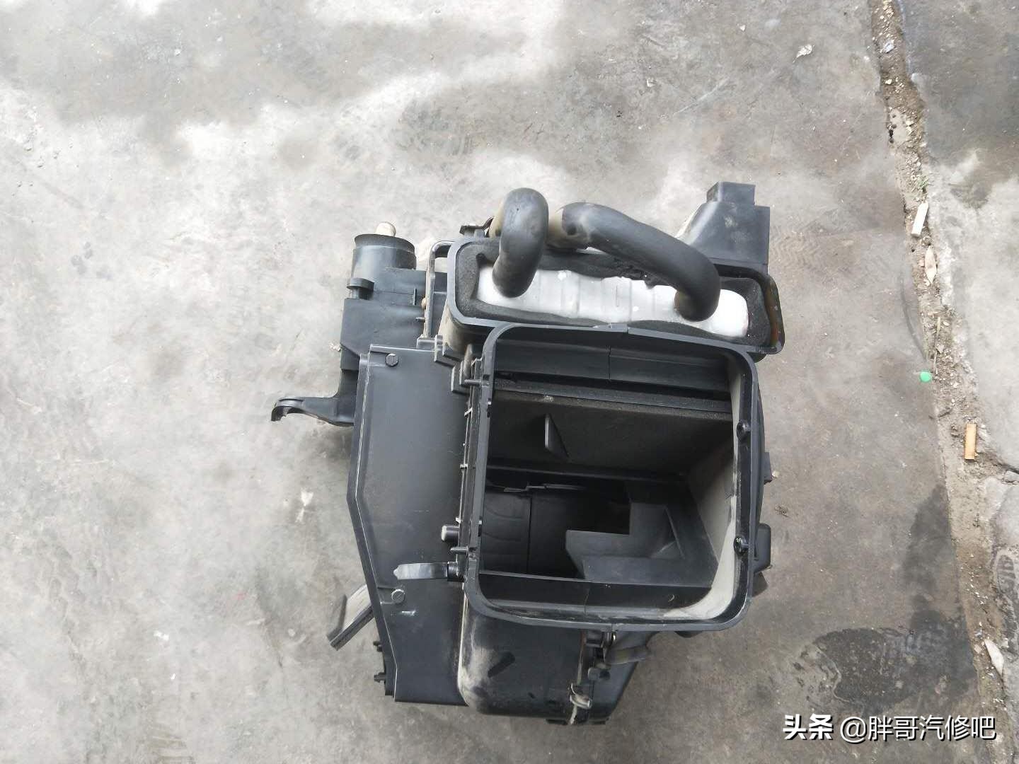 发动机高温缺水加了水又没事了,发动机高温报警防冻液都出来了