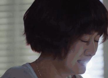 闺蜜产后跟我大吐苦水，由孩子的「流口水」折射出两代人的育儿观