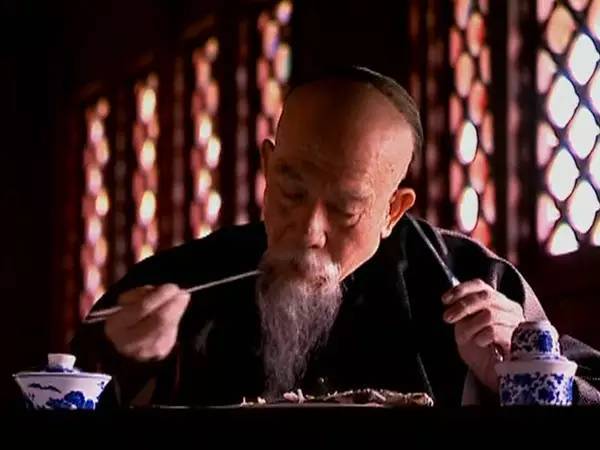 小乞丐因祸得福?从悲催童年到赤脚绅士的华丽蜕变……