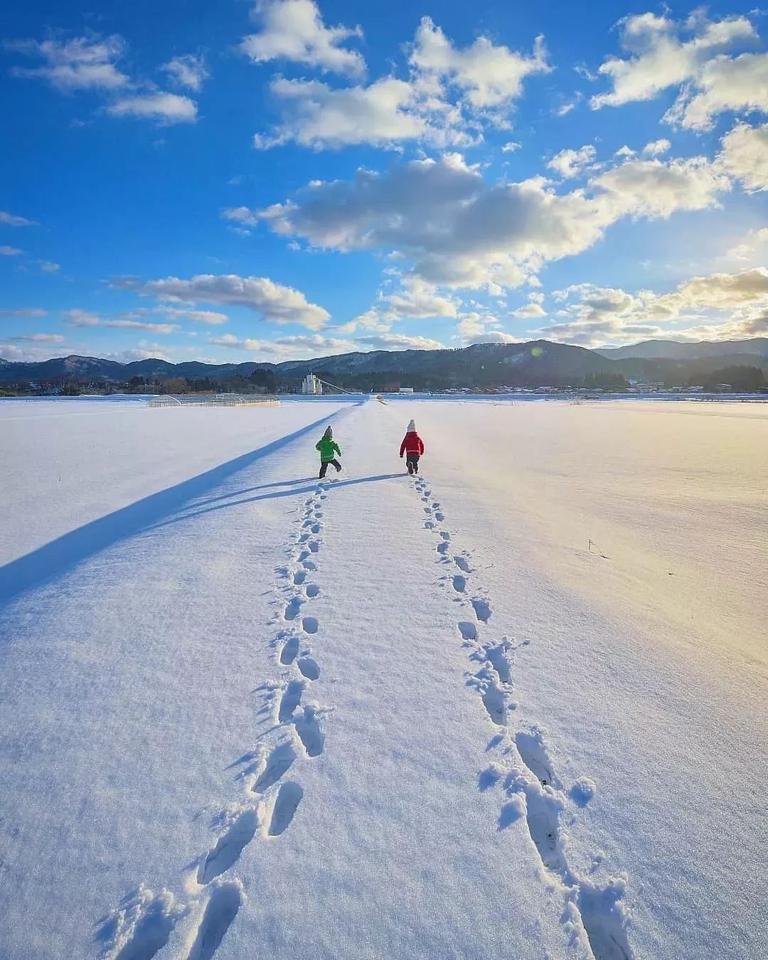 日本老爹把孩子拍成宫崎骏动画,日本爸爸把男孩子拍出宫崎骏