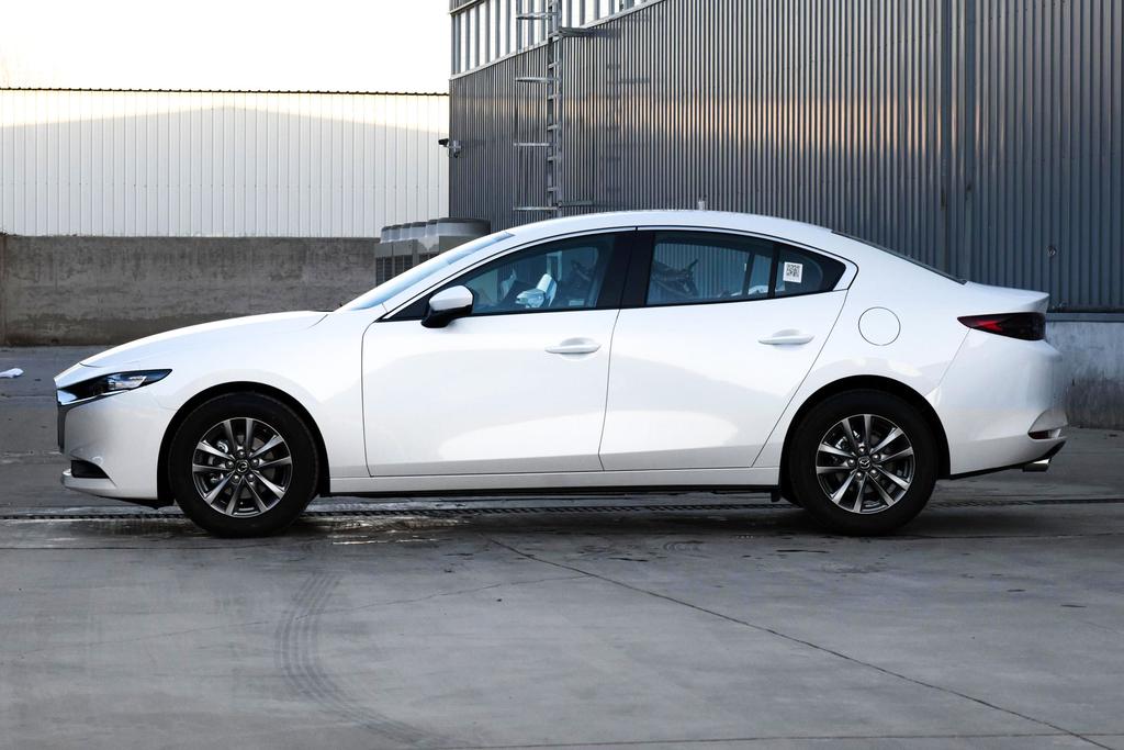 新一代马自达3落地价,马自达3多少钱