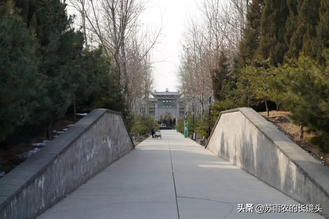 京城闹市寻幽（89）：春节假期中萧瑟的古塔公园