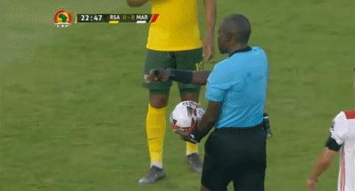 「中国足协」IFAB2020/21竞赛规则条款解读（内附动图案例）