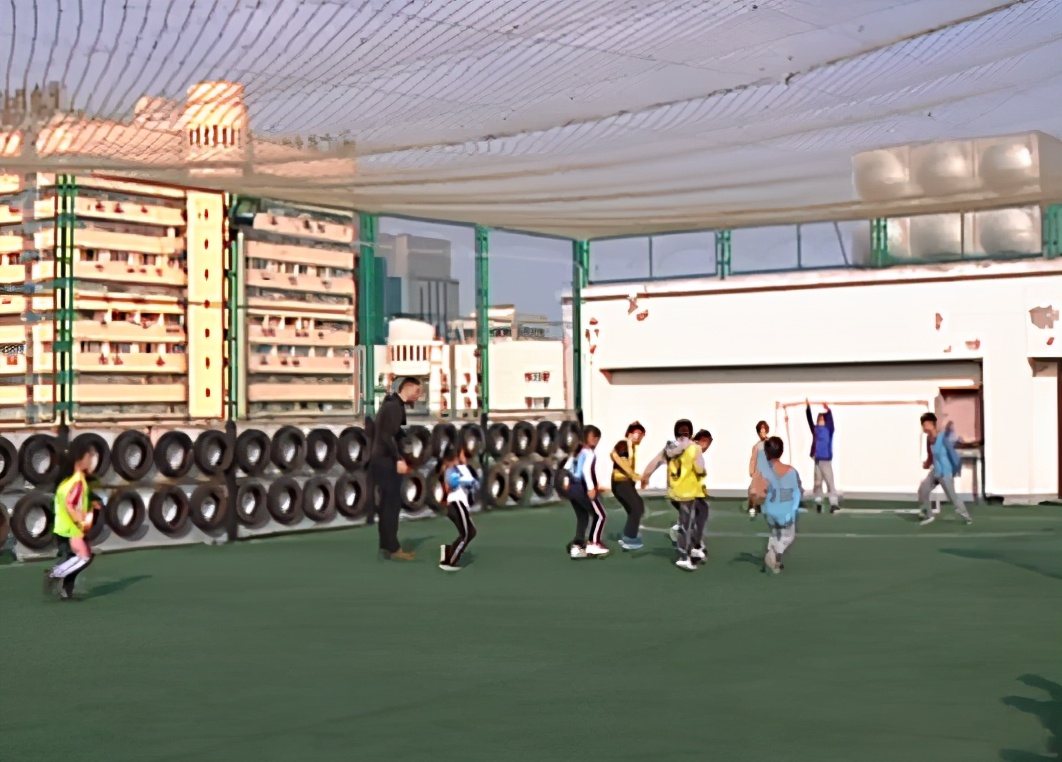 大连足球外教走进校园,西班牙足球外教进校园