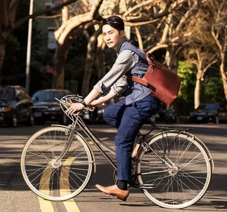 皮具界的苹果手机——土屋鞄，一开始居然就只想做书包