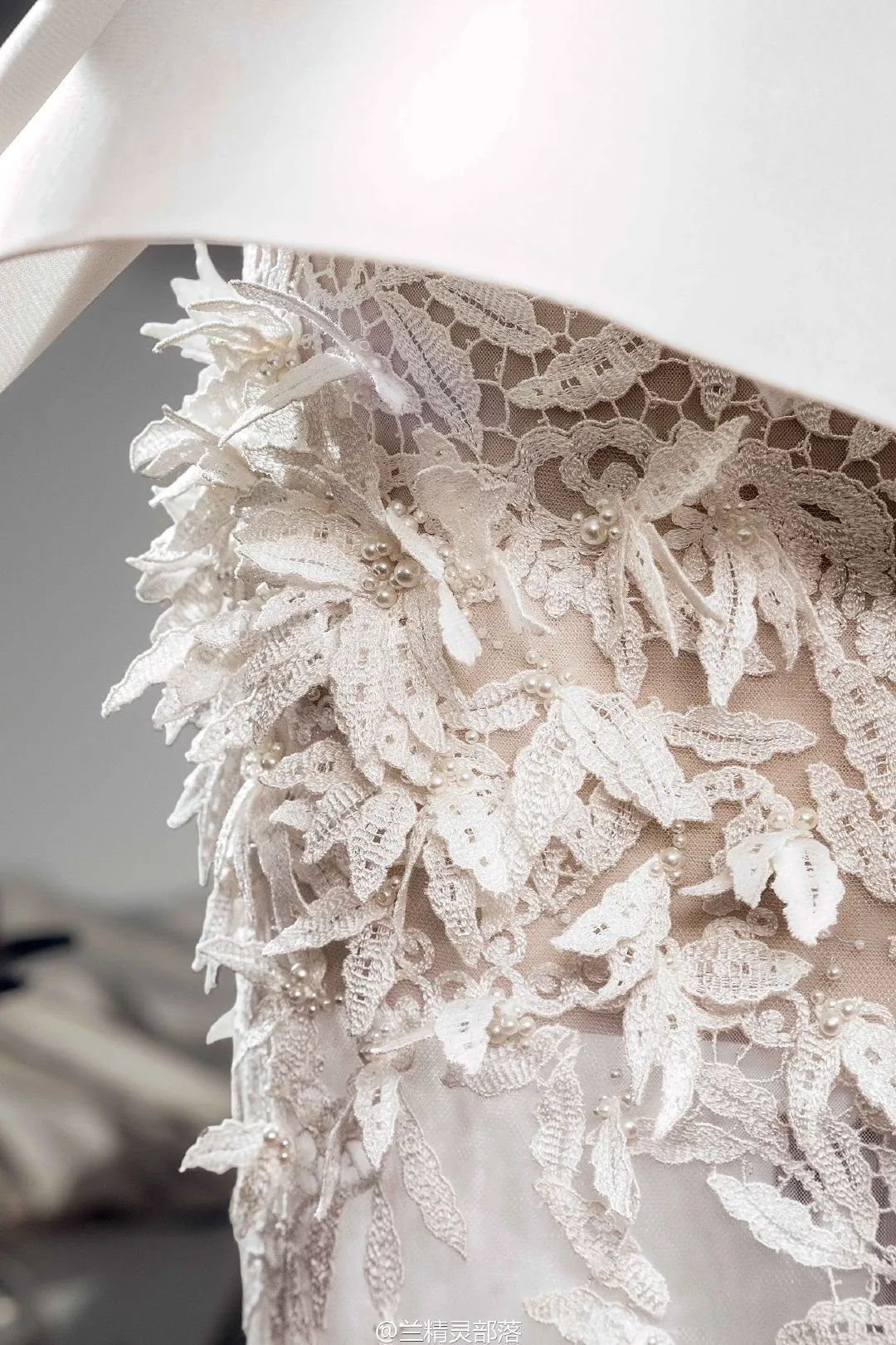 兰公子变身“巧手神探”百乐门老板娘|纸上刺绣,别具匠心