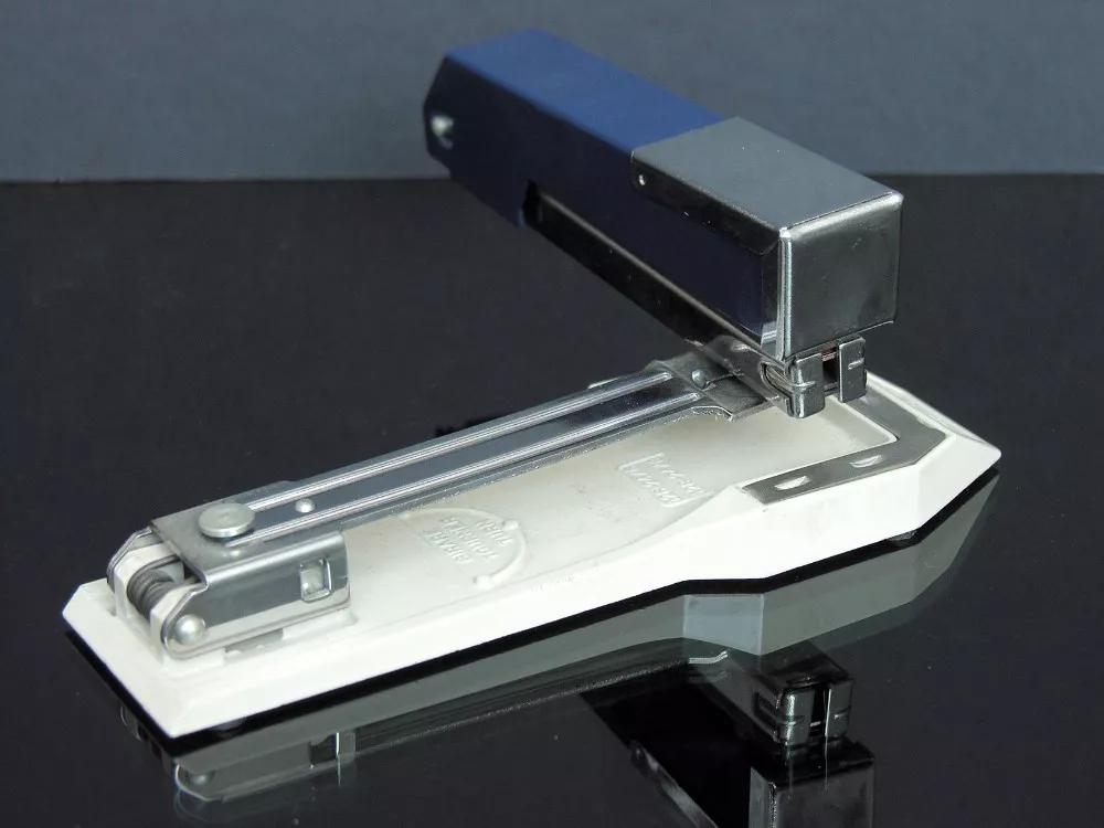 办公专用台式订书机,省力订书机办公专用