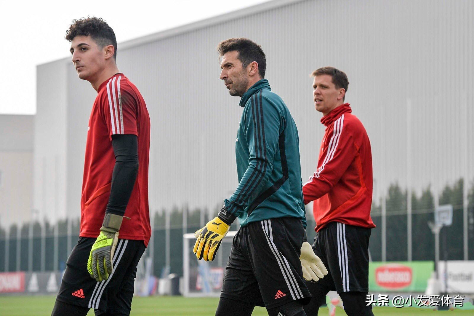 布冯签约米兰,布冯续约至2024年