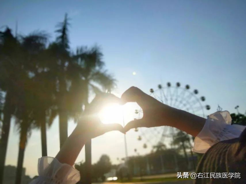 问君能有几多愁花蕊夫人和赵光义,问君能有几多愁现代诗句