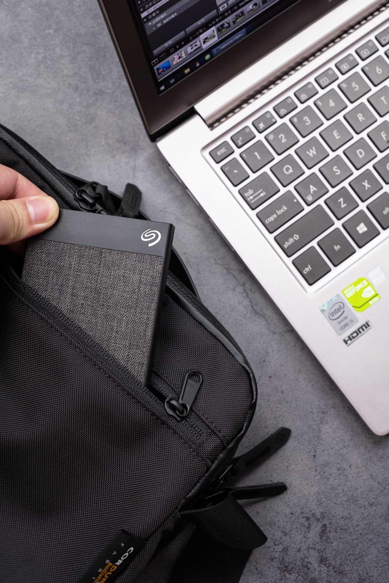 硬件级别安全加密硬盘,让日常工作更放心,避免商业敏感文件泄密