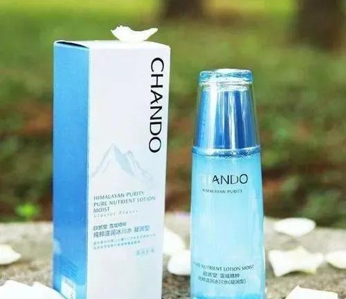 韩国护肤品vs中国护肤品,兰蔻粉水和百雀羚哪个好用