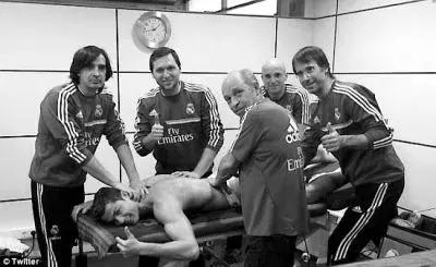 比利时球星都喜欢送礼物,球星给球员送礼物