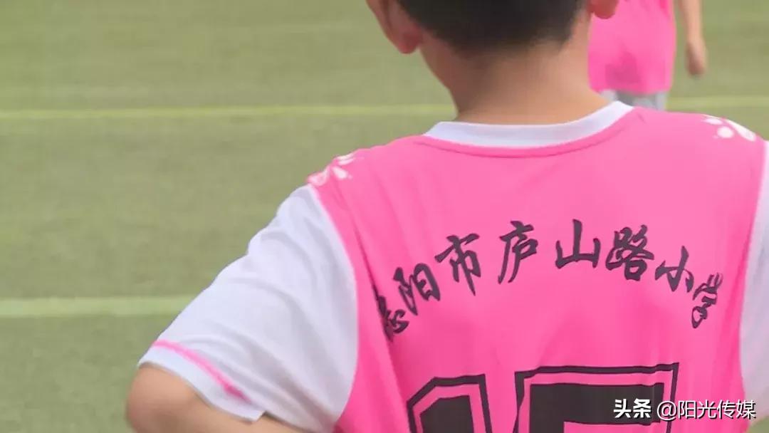 这项德阳千余名选手参与的足球赛名次出来了！冠军是他们