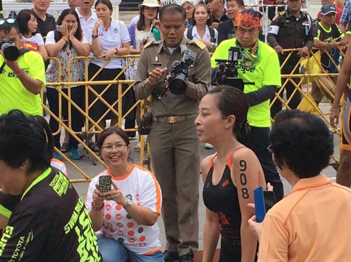 泰国的长公主是海军上将军衔，喜欢跑全马，皇家卫队要陪她跑