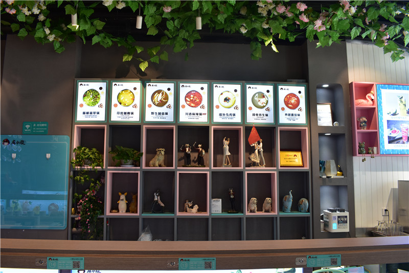 麻小旋回转小火锅一个人多少钱,旋转小火锅一元一串加盟分析