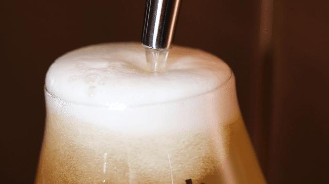 外国人喝中国精酿,外国人喝的真正的精酿