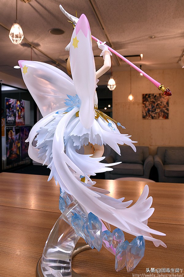 背负翅膀裙带羽毛《魔卡少女樱透明卡牌》木之本樱飞翔装手办