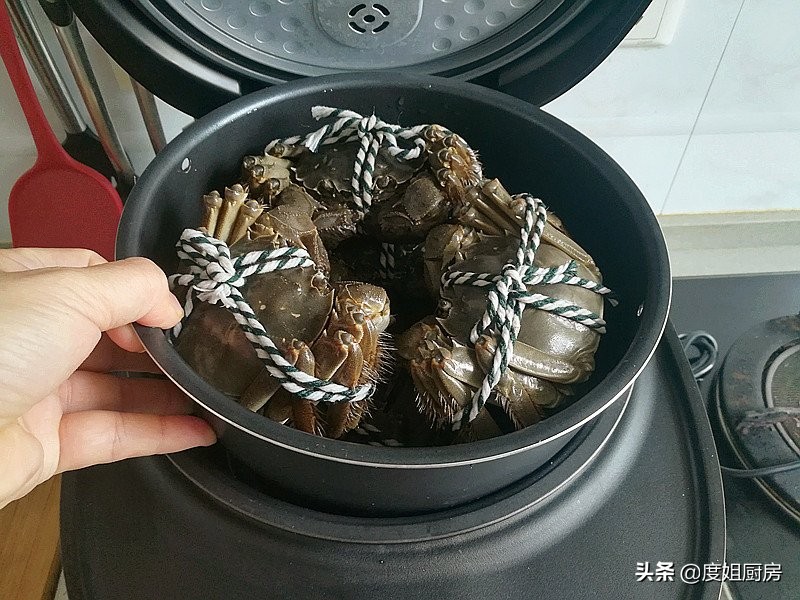 教你挑选大闸蟹六大诀窍,大闸蟹究竟怎么吃才能一点不浪费