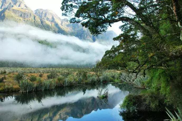 新西兰南岛有哪些城镇的湖,新西兰姊妹湖在哪里