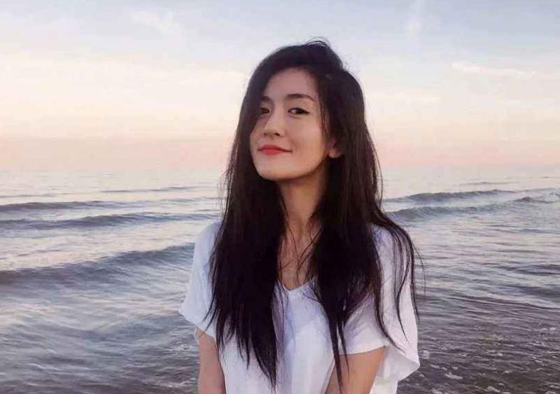 谢娜秀马甲线怀二胎,谢娜挺孕肚的照片