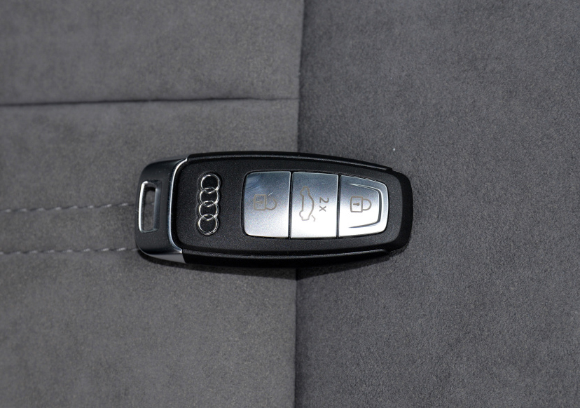 新款奥迪原厂智能钥匙增加一把,芯片不够用